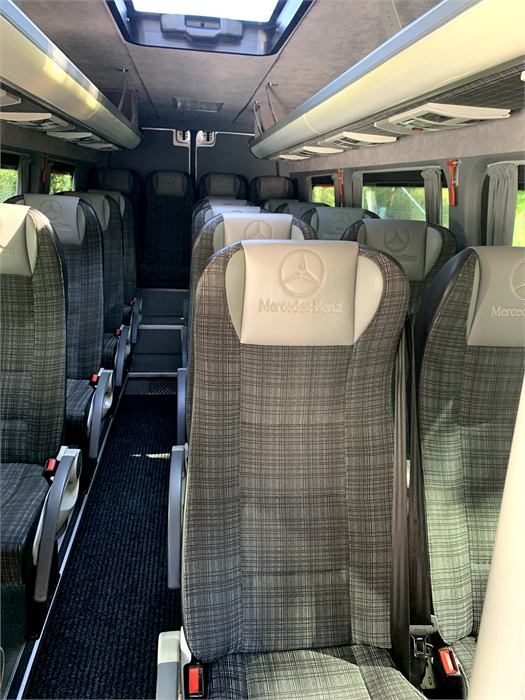 Wnętrze busa Mercedes-Benz — fotele