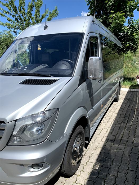 Bus Mercedes-Benz Sprinter — przód pojazdu